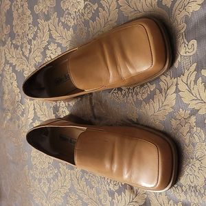 Women Tan Leather Loafers